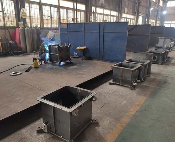 在加工過程中,鉚焊加工焊縫坡口方面,坡口要合理